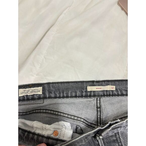 Levi's Wedgie Fit Jeans size 32 gray wash denim high rise straight leg distress - Picture 2 of 4